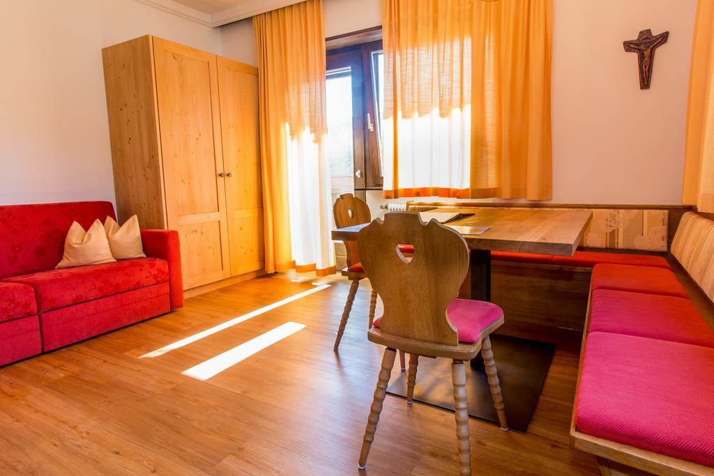 Ferienland Stubai Aparthotel Fulpmes Room photo