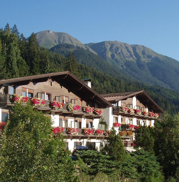Ferienland Stubai Aparthotel Fulpmes Exterior photo