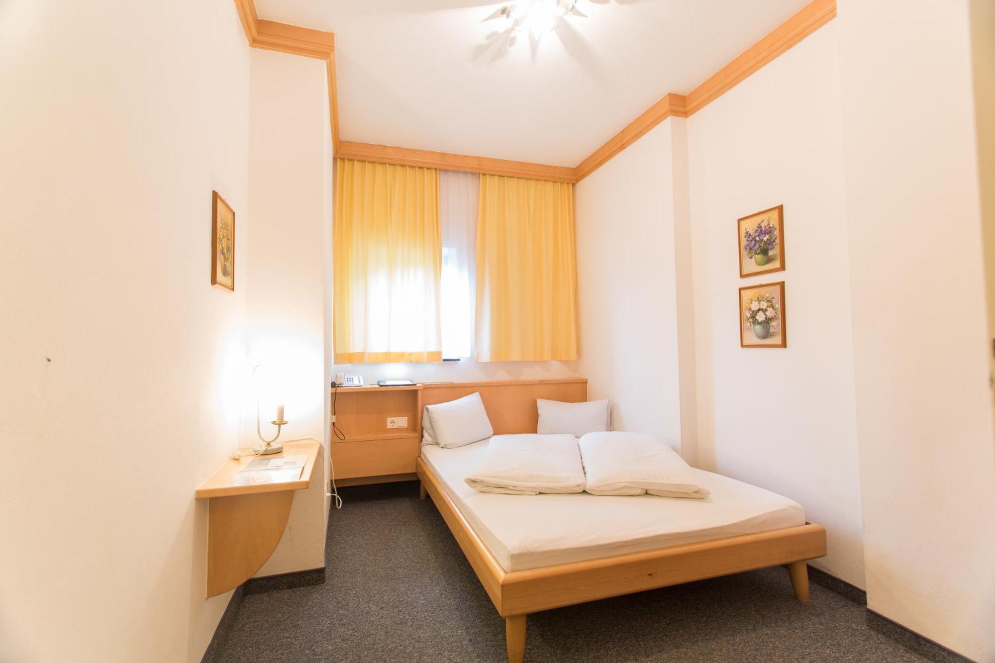 Ferienland Stubai Aparthotel Fulpmes Room photo